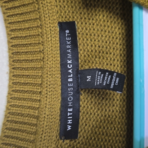 White house black market elbow sleeve v neck pullover sweater size Medium. - Picture 8 of 12